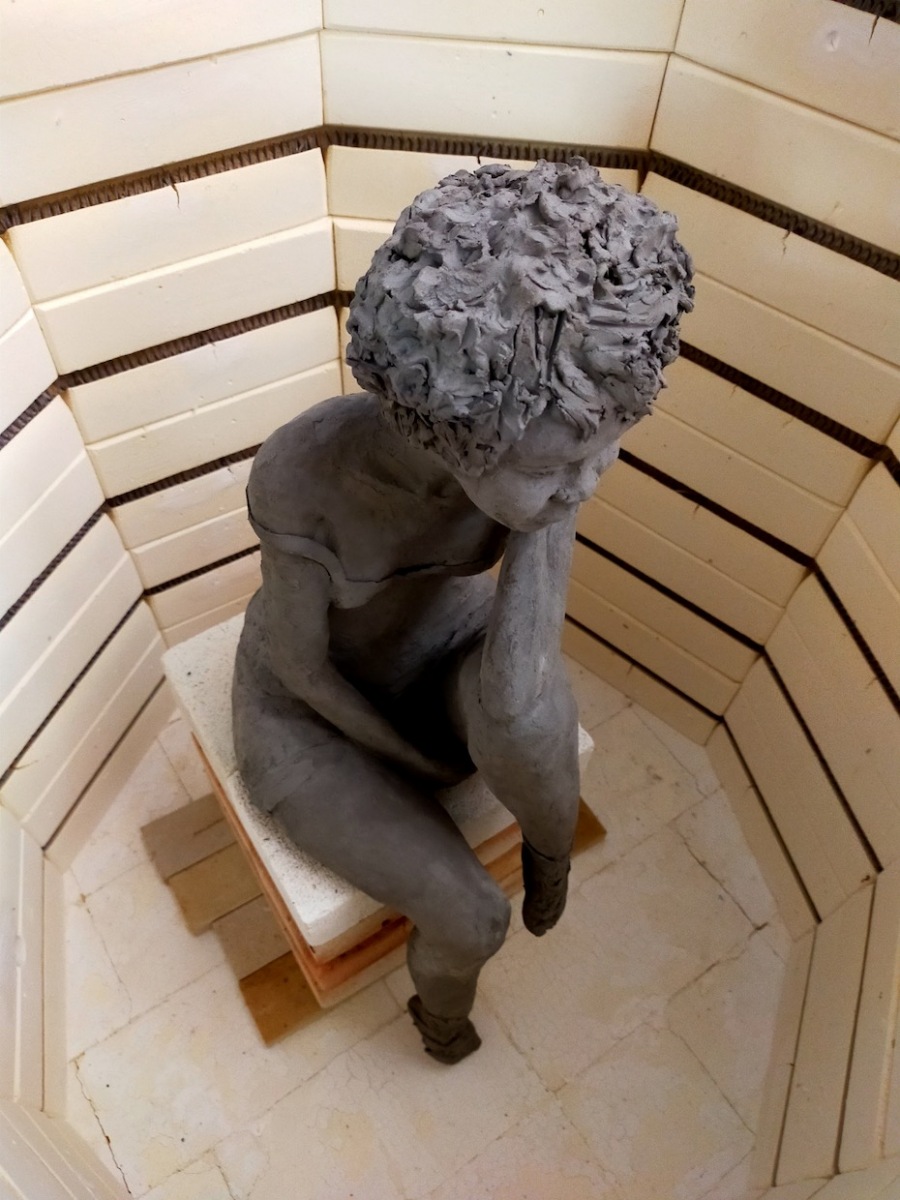 2021 - sculpture Nathalie "Avril" dans le four